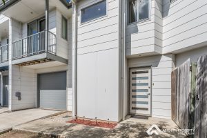 4/4 Petrie Street, Petrie