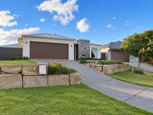 7 Woodland Ct Murrumba Downs