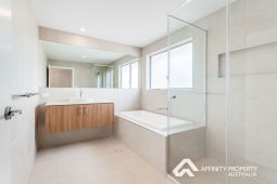 14 Laceflower St Narangba