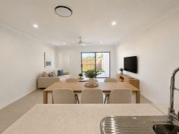 1/8 Great Street Morayfield