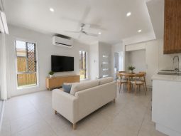 2/8 Great Street Morayfield